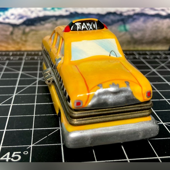 RARE Vintage Yellow Taxi Cab Limoges Style Hinged Trinket Box - Picture 6 of 15